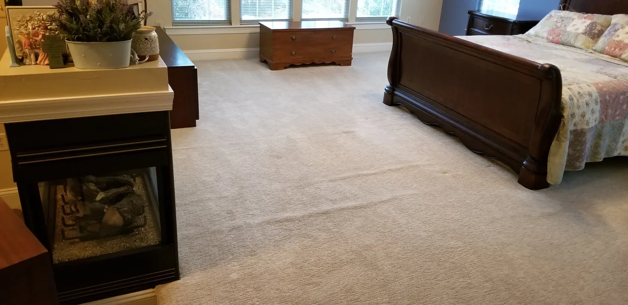 Carpet stretching before - Total Cleaning Service