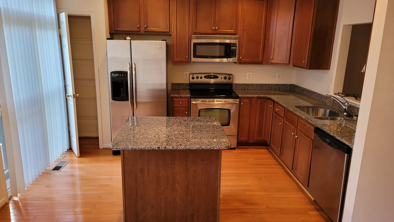 Move-Out Cleaning Springfield VA — Professional Deep Cleaning That Gets Your Deposit Back